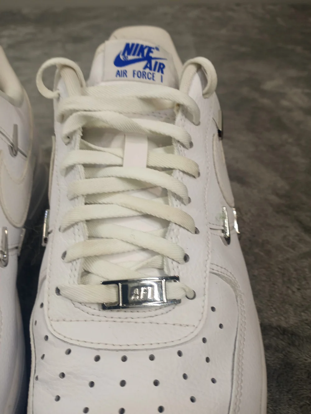 Nike Air Force1 Men’s White Low-Top Sneakers Size 10